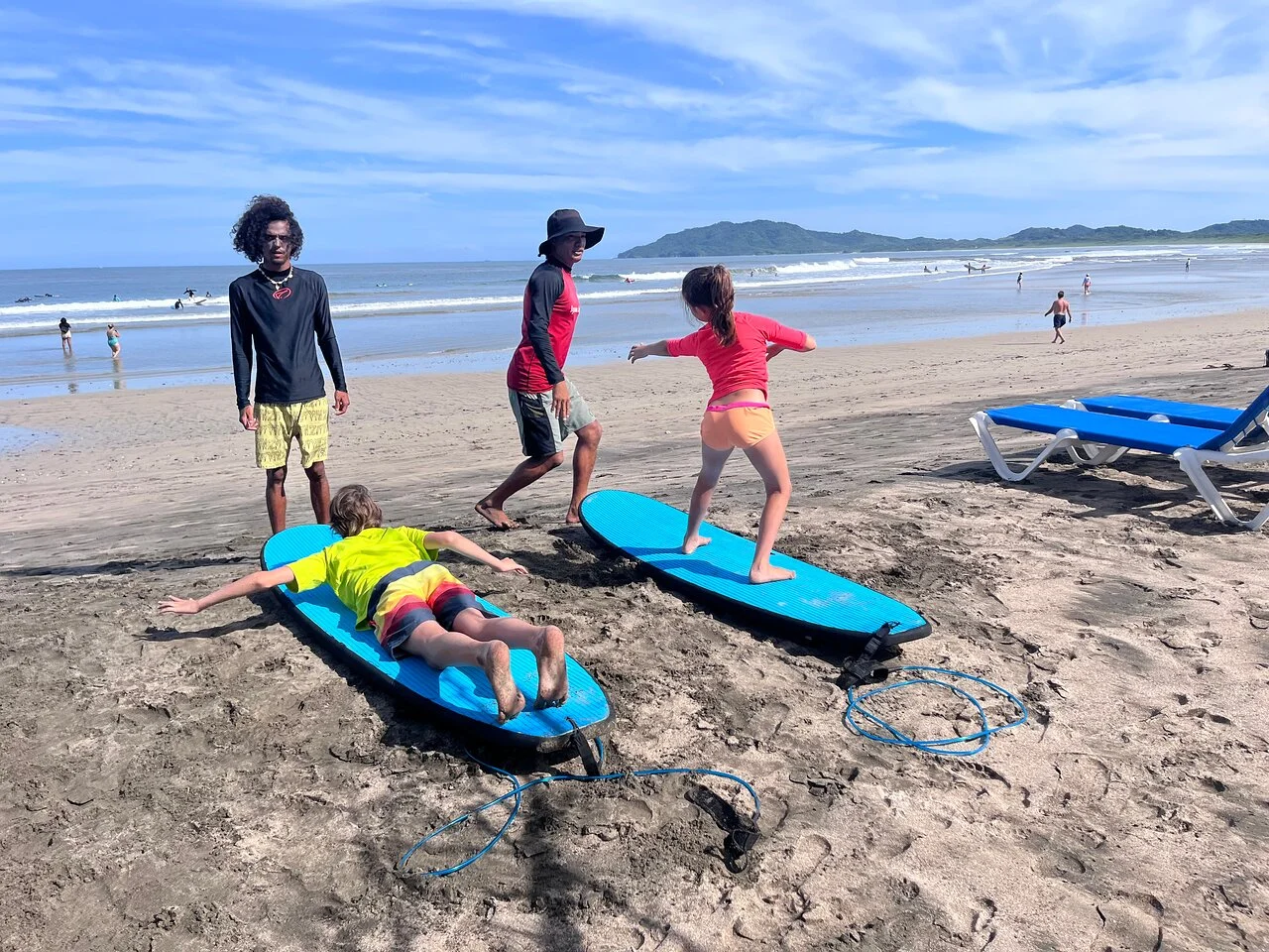 Lecciones de Surf para Niños en Guanacaste Costa Rica